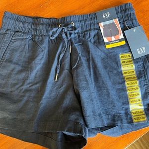 NWT ladies linen elastic waisted shorts.